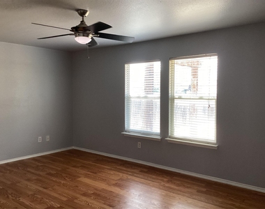 5012 Raymond Drive - Photo Thumbnail 6