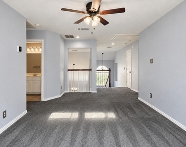 802 Crest Ridge Court - Photo Thumbnail 9