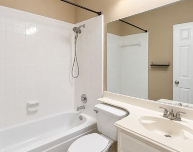 802 Crest Ridge Court - Photo Thumbnail 13