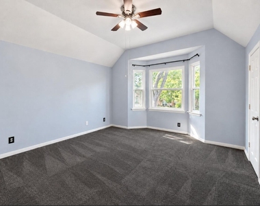 802 Crest Ridge Court - Photo Thumbnail 12