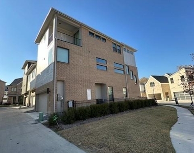 8215 Manoa Drive - Photo Thumbnail 2