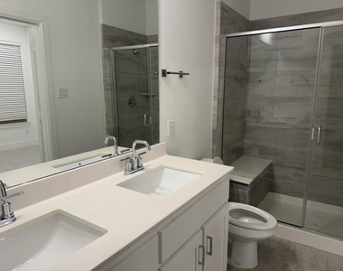 8215 Manoa Drive - Photo Thumbnail 15