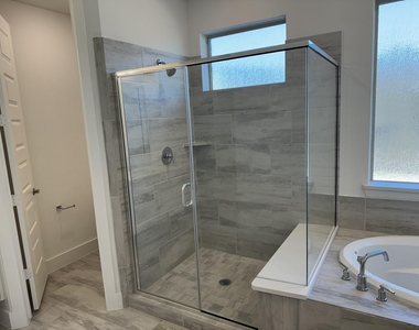 8215 Manoa Drive - Photo Thumbnail 22