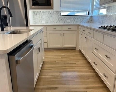 8215 Manoa Drive - Photo Thumbnail 14