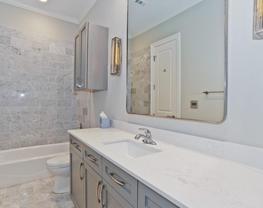 2300 Leonard Street - Photo Thumbnail 18