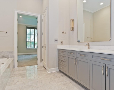 2300 Leonard Street - Photo Thumbnail 13