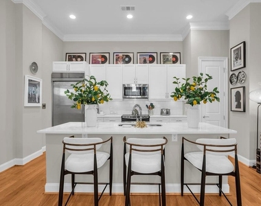 2300 Leonard Street - Photo Thumbnail 6