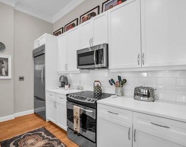 2300 Leonard Street - Photo Thumbnail 9