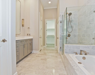 2300 Leonard Street - Photo Thumbnail 14