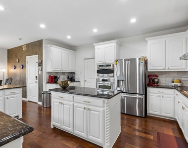 12406 Botanical Lane - Photo Thumbnail 3