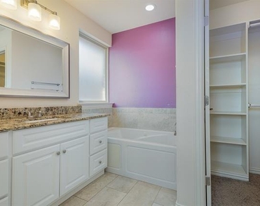 313 Austin Avenue - Photo Thumbnail 14