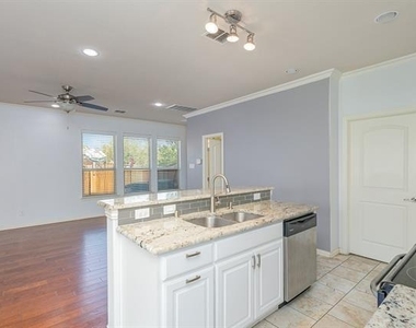 313 Austin Avenue - Photo Thumbnail 10