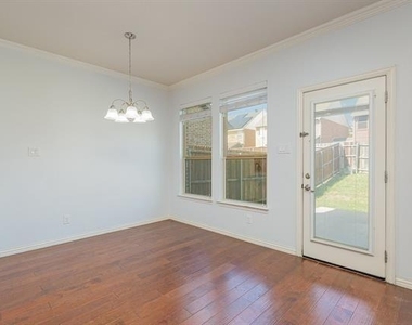 313 Austin Avenue - Photo Thumbnail 7
