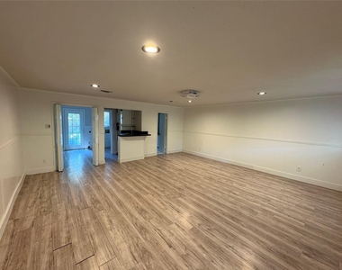 5213 Colorado Boulevard - Photo Thumbnail 11