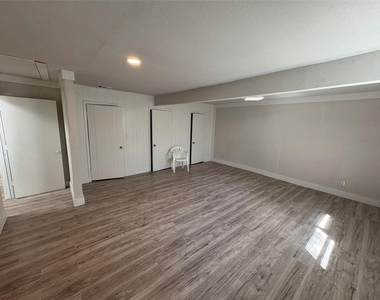 5213 Colorado Boulevard - Photo Thumbnail 9