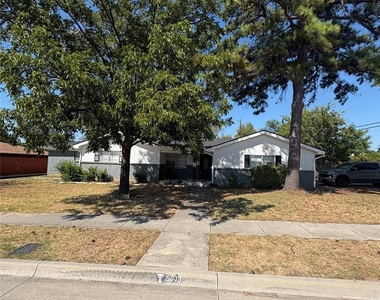 5213 Colorado Boulevard - Photo Thumbnail 2