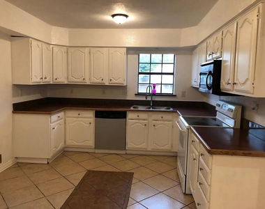 4184 Driscoll Drive - Photo Thumbnail 3