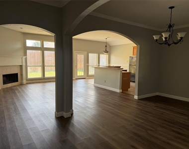 12301 Cajun Drive - Photo Thumbnail 3