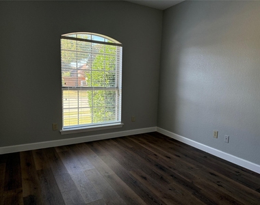 12301 Cajun Drive - Photo Thumbnail 17