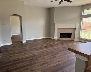 12301 Cajun Drive - Photo Thumbnail 2