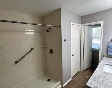 1762 Glencairn Lane - Photo Thumbnail 19