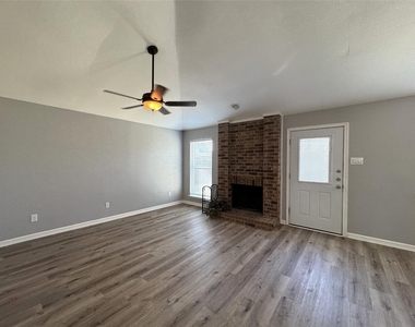 1762 Glencairn Lane - Photo Thumbnail 14