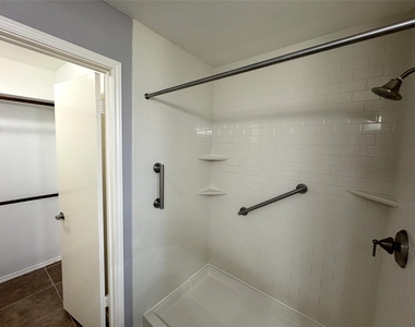 1762 Glencairn Lane - Photo Thumbnail 20
