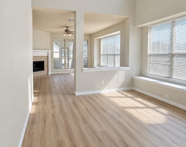 1911 Plantation Parkway - Photo Thumbnail 2