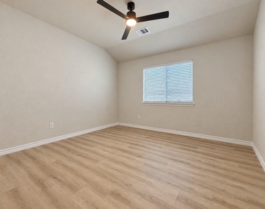 1911 Plantation Parkway - Photo Thumbnail 21