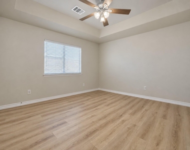 1911 Plantation Parkway - Photo Thumbnail 23