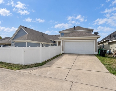 1911 Plantation Parkway - Photo Thumbnail 26
