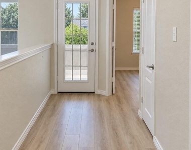 1911 Plantation Parkway - Photo Thumbnail 16