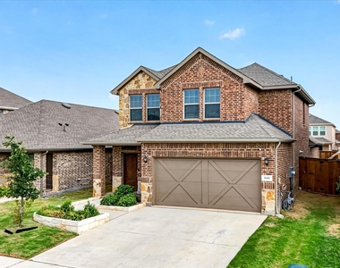 340 Willowmore Drive - Photo Thumbnail 2