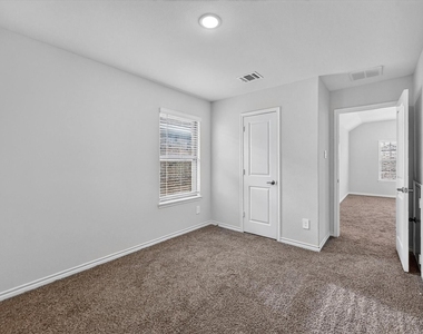 340 Willowmore Drive - Photo Thumbnail 22