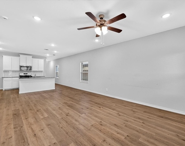 340 Willowmore Drive - Photo Thumbnail 13