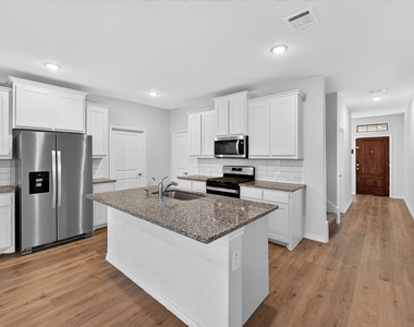 340 Willowmore Drive - Photo Thumbnail 7
