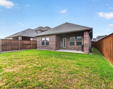 340 Willowmore Drive - Photo Thumbnail 29