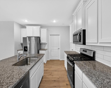 340 Willowmore Drive - Photo Thumbnail 6