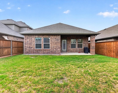 340 Willowmore Drive - Photo Thumbnail 30