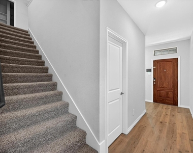 340 Willowmore Drive - Photo Thumbnail 4