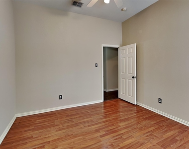 7641 Quiet Meadow Lane - Photo Thumbnail 13