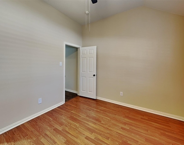7641 Quiet Meadow Lane - Photo Thumbnail 12