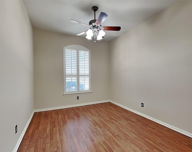 7641 Quiet Meadow Lane - Photo Thumbnail 17