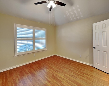 7641 Quiet Meadow Lane - Photo Thumbnail 11