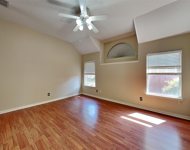 7641 Quiet Meadow Lane - Photo Thumbnail 8