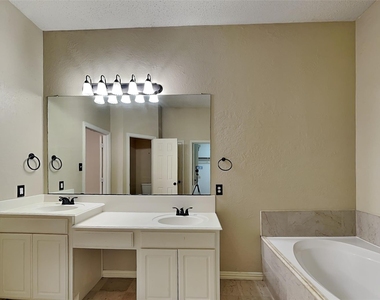 7641 Quiet Meadow Lane - Photo Thumbnail 10