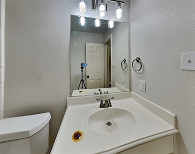 7641 Quiet Meadow Lane - Photo Thumbnail 16