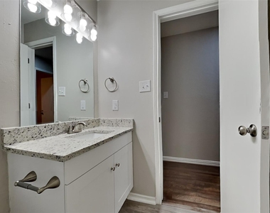 6006 Lavaca Drive - Photo Thumbnail 14