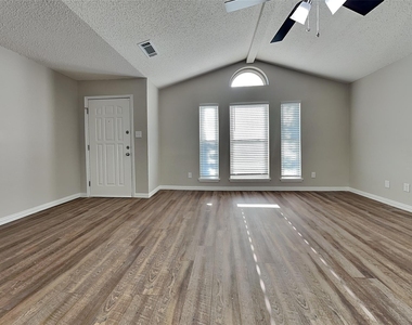 6006 Lavaca Drive - Photo Thumbnail 2