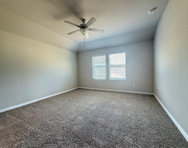 621 Fletcher Drive - Photo Thumbnail 7